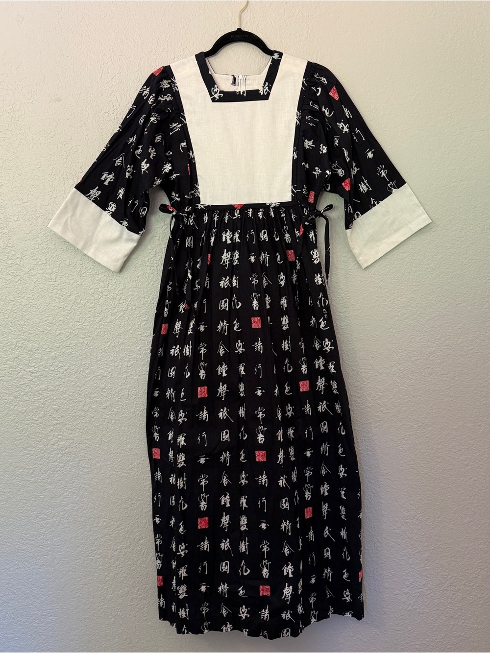 Vintage 1970s 1980s Hawaiian Japanese Black & White Kanji Print Maxi Dress